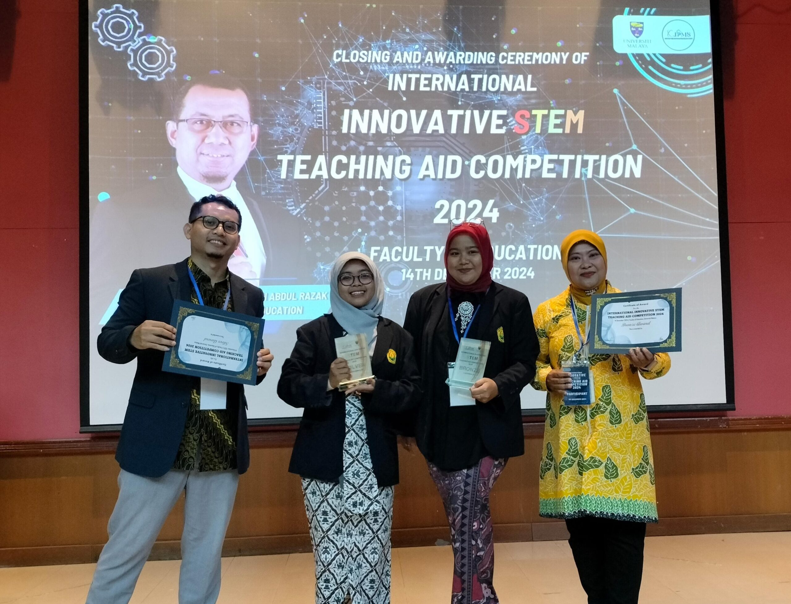 Mahasiswa Program Studi IPA Mendapatkan Medali Perak dan Medali Perunggu