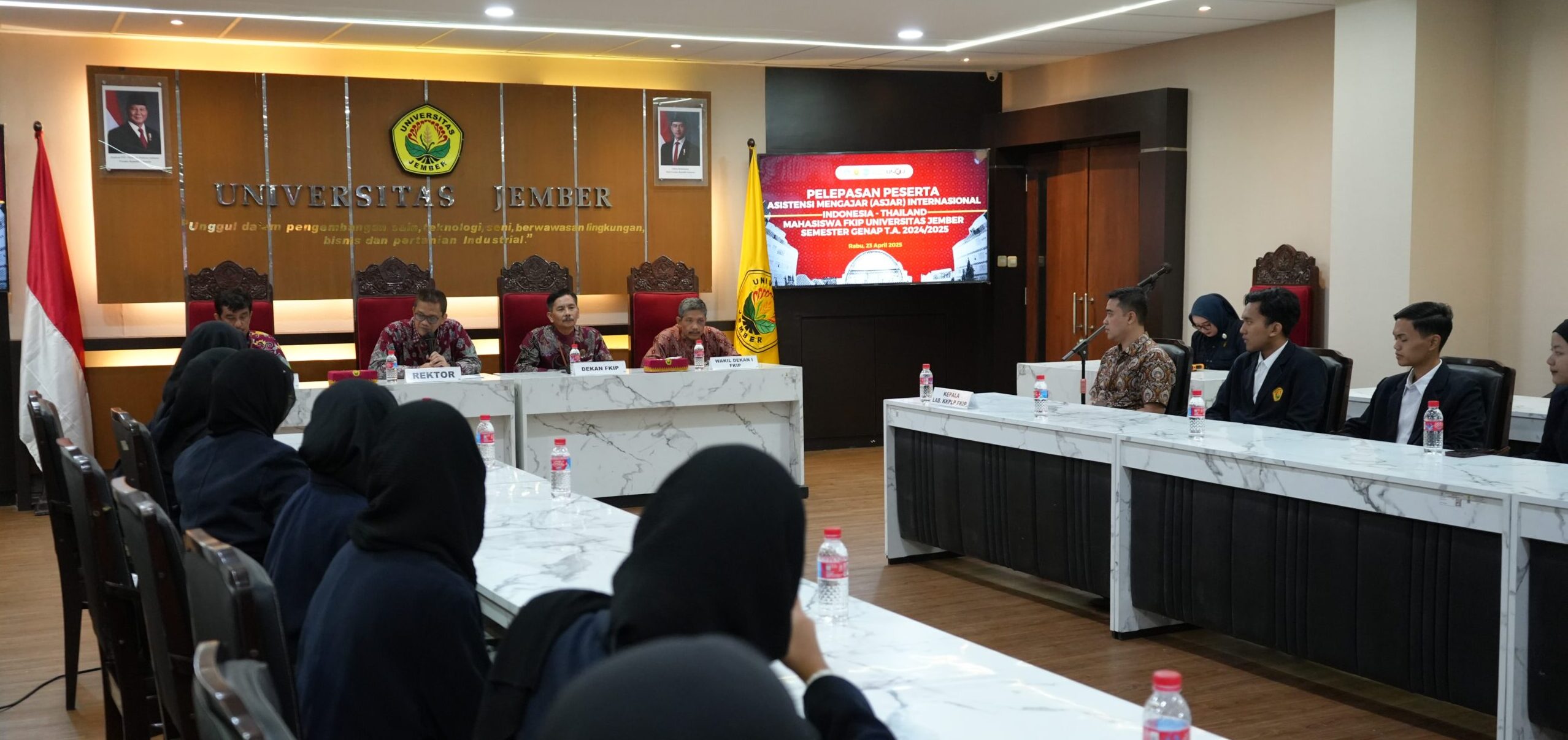 Pelepasan Asistensi Mengajar Internasional ke Thailand oleh Rektor Universitas Jember