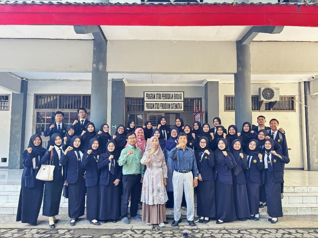 Rapat Terbuka Senat FKIP UNEJ: 30 Mahasiswa Pendidikan Matematika Mengikuti Yudisium Periode IX, Afni Nur Rosyidah Raih Predikat Yudisi Terbaik FKIP
