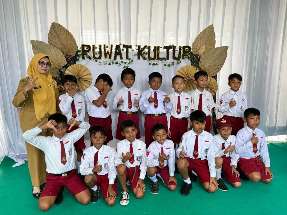 PGSD UNEJ Ajak Siswa SD Belajar Apresiasi Seni Sejak Dini