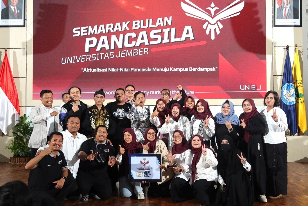 Tim Paduan Suara FKIP Raih Juara Dua dalam Lomba Paduan Suara Antar Unit Kerja Universitas Jember