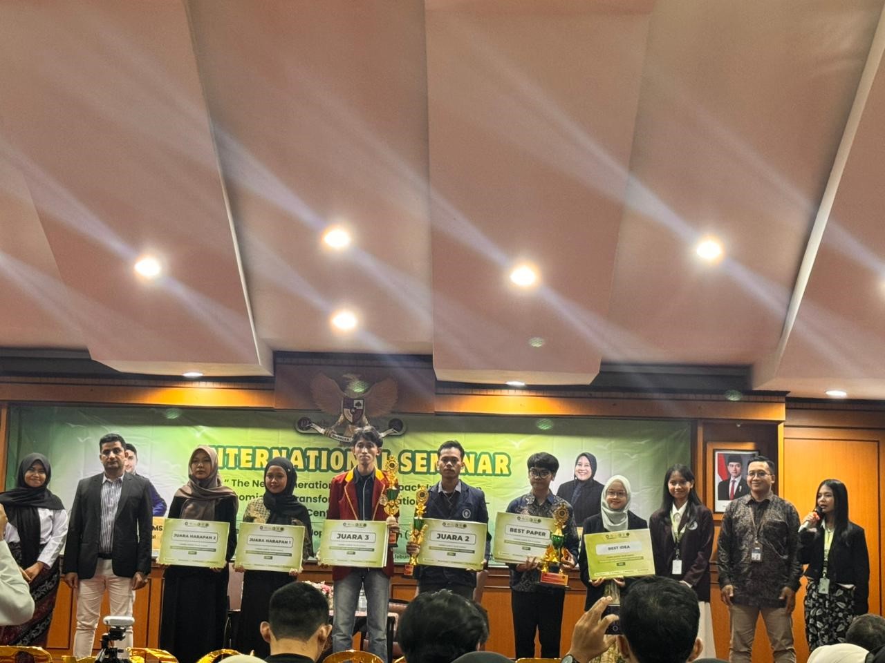 Tim Mahasiswa Pendidikan IPA Unej Raih Best Idea di LKTI UNY 2025