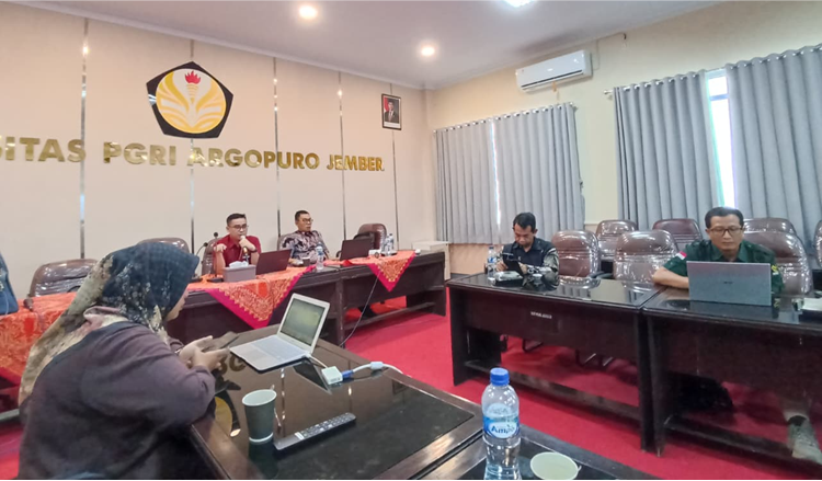 SHARING KEPALA LABORATORIUM KKPLP FKIP UNIVERSITAS JEMBER DENGAN UNIVERSITAS PGRI ARGOPURO JEMBR