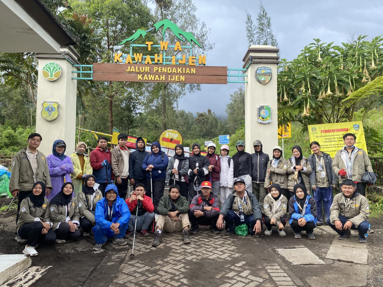 Mahasiswa Geografi Unej Gelar ‘CGI’, Tanamkan Kepedulian Lingkungan di Ijen Geopark