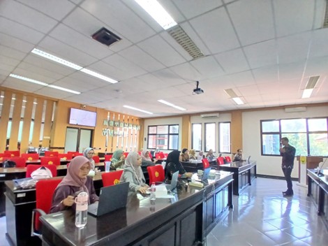 Peserta Dalami Feature Engineering dan Data Processing di Hari Kedua Pelatihan