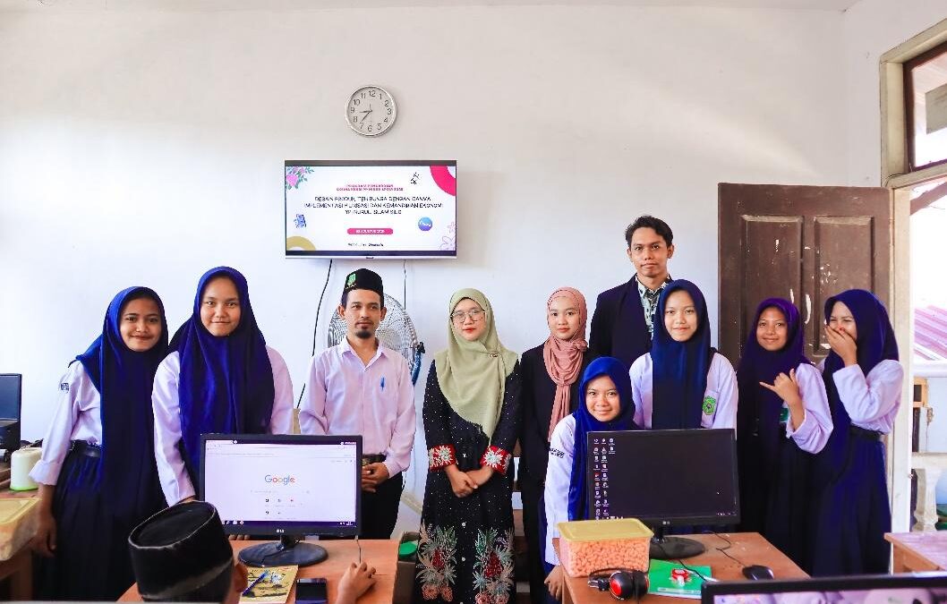 Inovasi Unik! Dosen Pendidikan Biologi UNEJ Gagas Hilirisasi Teh Bunga untuk Santri Mandiri