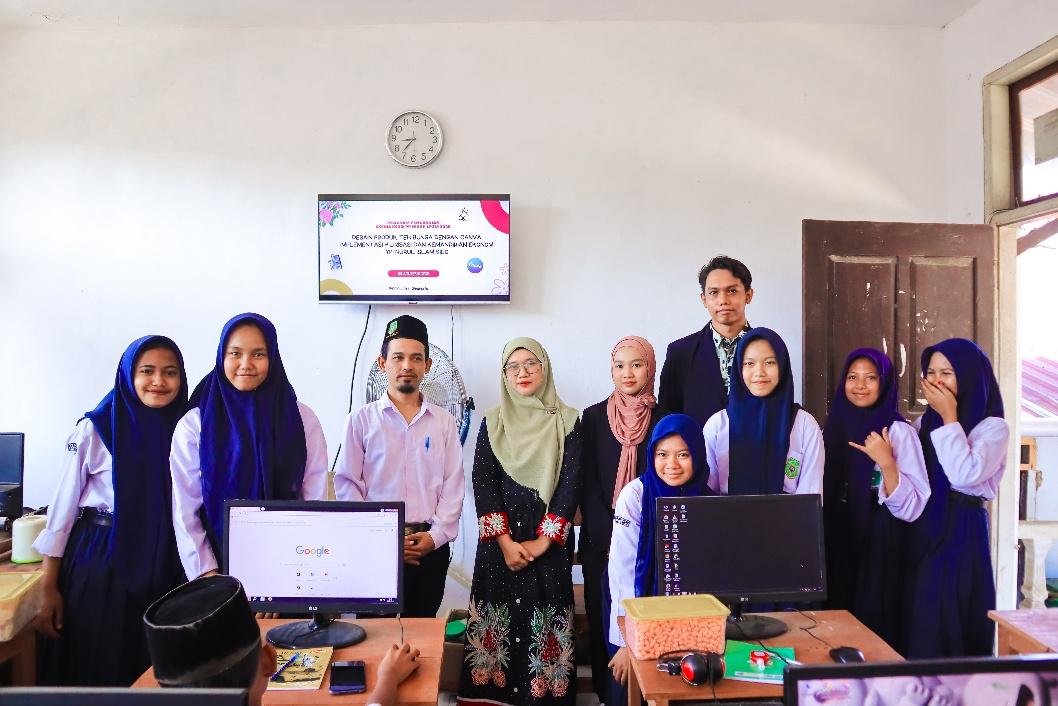 Inovasi Unik! Dosen Pendidikan Biologi UNEJ Gagas Hilirisasi Teh Bunga untuk Santri Mandiri