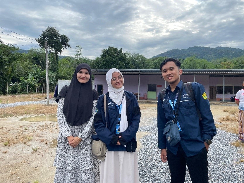 Dua Bulan di Thailand, Tiga Mahasiswa Pendidikan Fisika Lakukan Riset Bersama Guru Thammasat Wittaya Foundation School, Phattalung