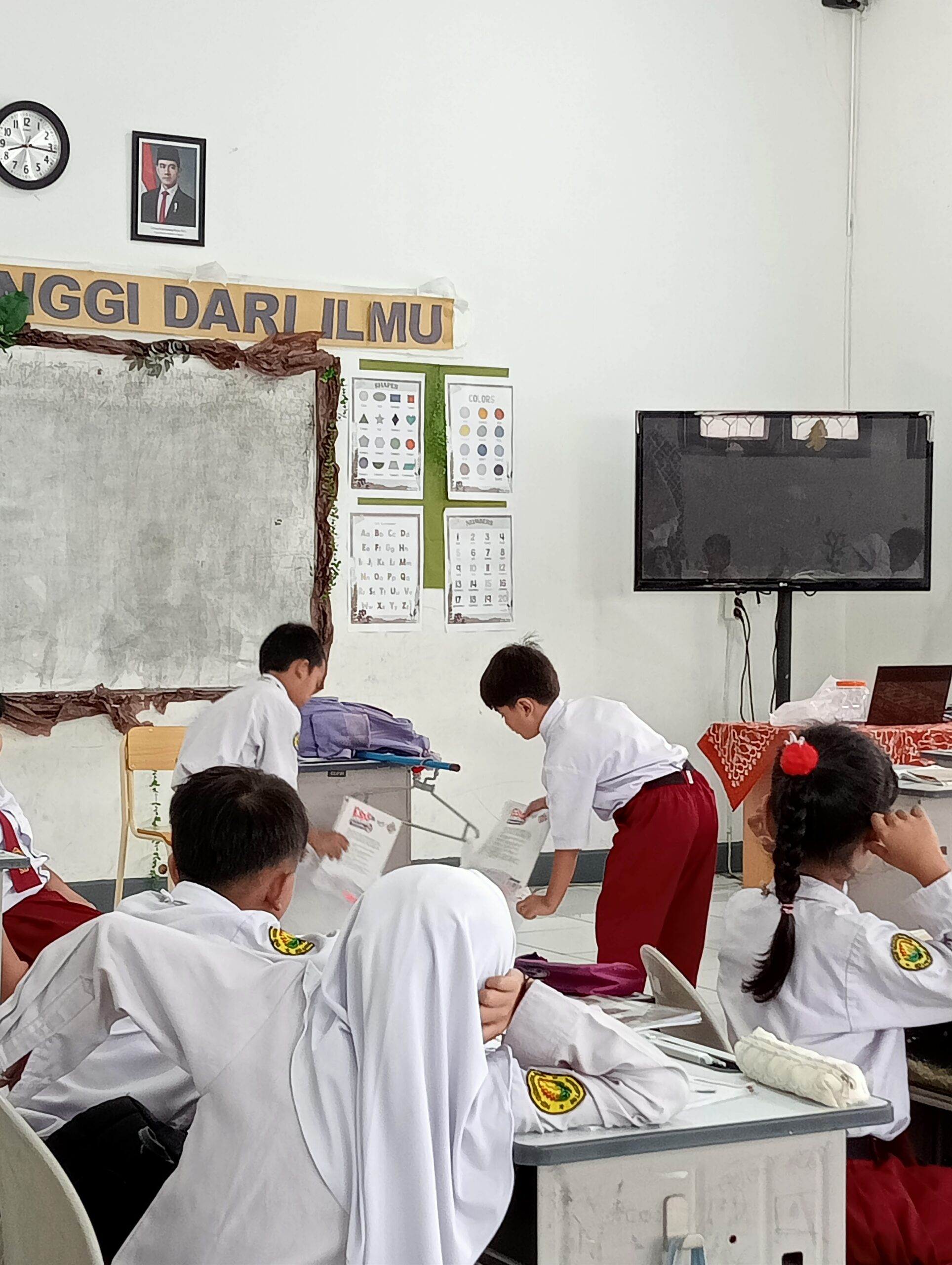 Penuh Khidmat dan Antusias, Siswa SD Labschool FKIP Universitas Jember Jalani Pembelajaran Ramadan serta Praktik Matematika Kreatif