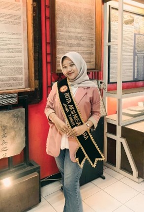 Belajar dari Ira Kamalia: Tips Raih Prestasi di Olimpiade Bahasa Indonesia