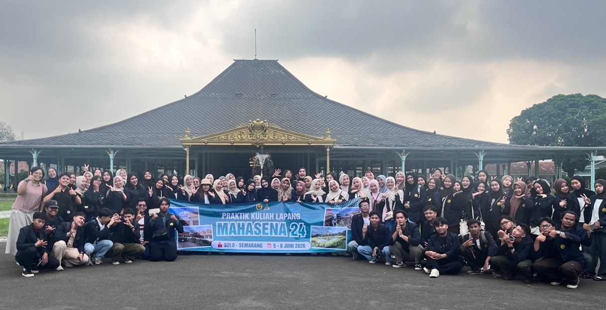 Mahasiswa Pendidikan Sejarah Unej Perdalam Kajian Sejarah dan Kearifan Lokal Melalui Praktik Kuliah Lapang di Solo dan Semarang