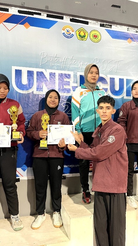 Sitta Kurrata A’yun Raih Juara 3 Tenis Meja dalam Kejuaraan UNEJ Cup Tingkat Perguruan Tinggi se-Kabupaten Jember