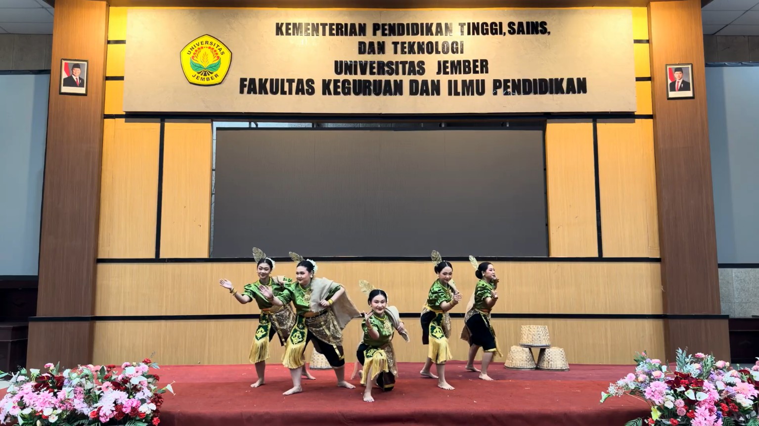 FORKOM-LOMBA TARI KREASI