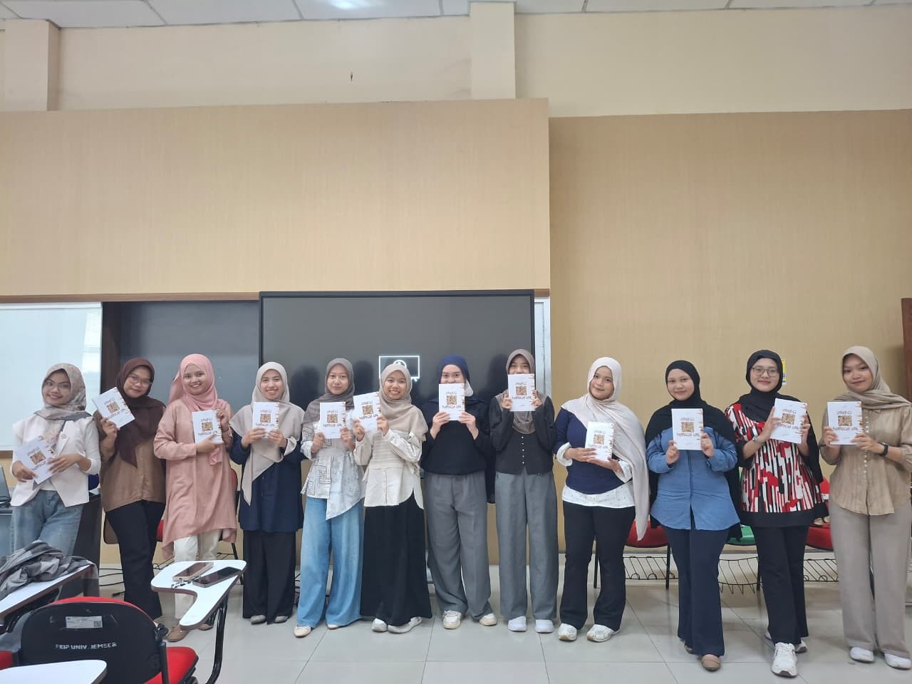 YOGA YOLANDA, DOSEN PBSI, FKIP, UNIVERSITAS JEMBER MENERBITKAN NOVEL KEDUANYA DENGAN JUDUL STRATEGI RAMPOGAN SIMA