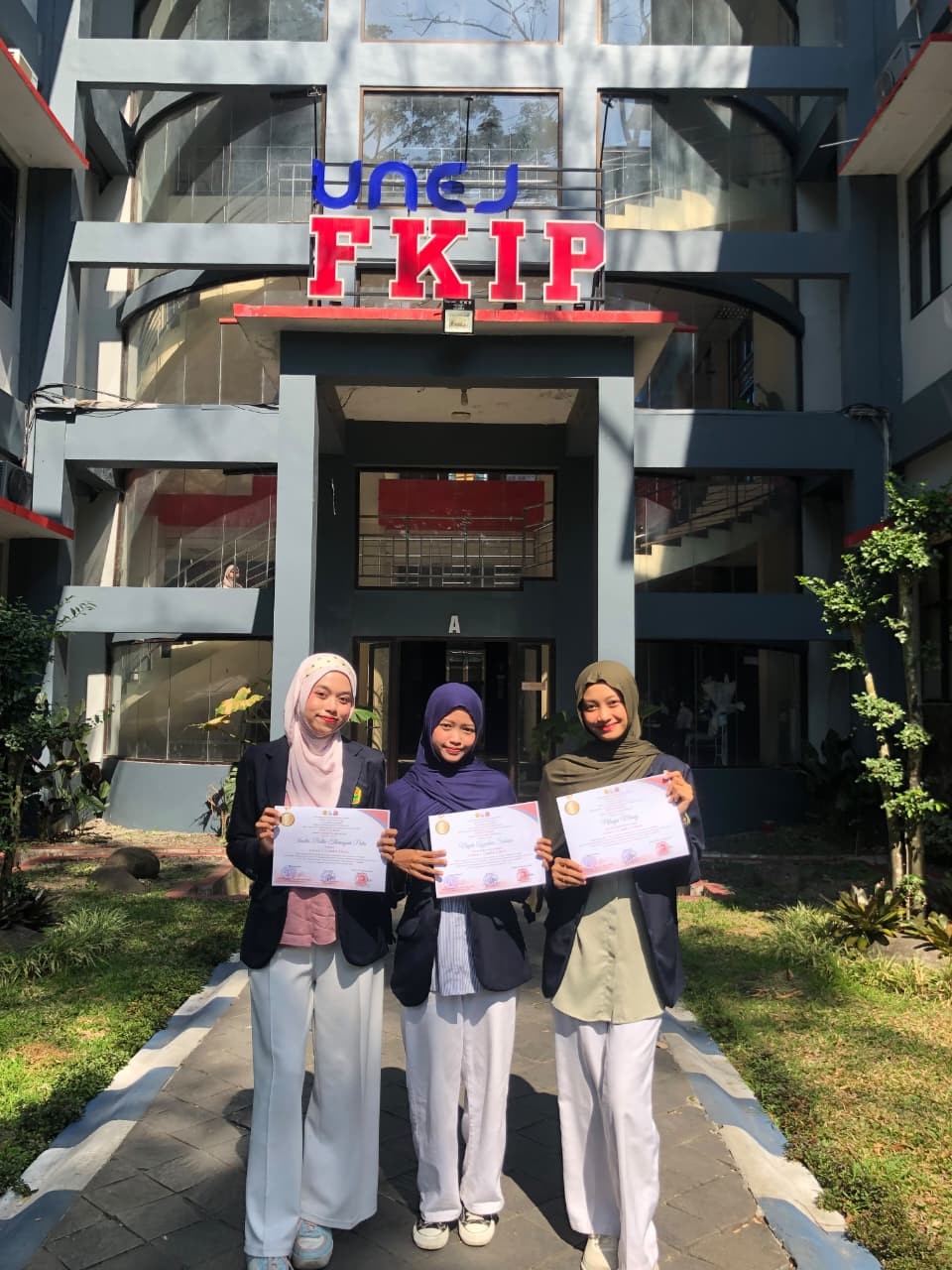 Tiga Mahasiswa PBSI FKIP UNEJ Raih Juara 1 Lomba Video Edukasi Tingkat Nasional